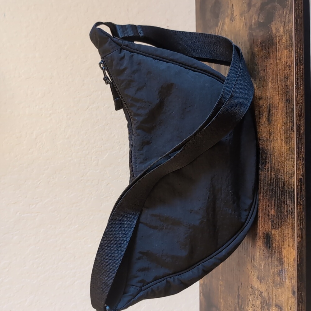 Uniqlo Mini Round Shoulder bag I Black